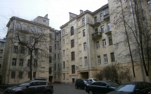 Пенсионеры, медсестра и предприниматель пытались переписать квартиру в центре Петербурга по поддельным документам