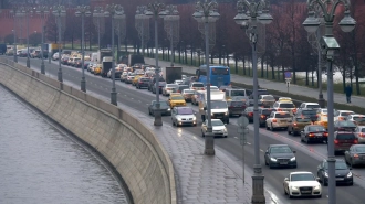 Вечером 21 декабря пробки на дорогах Петербурга достигли 9 баллов