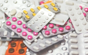 В Колпино 14-летняя девушка отравилась таблетками