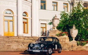 В Петербурге открылась выставка ретроавтомобилей