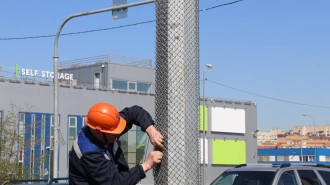 В Петербурге защитят опоры наружного освещения от незаконной рекламы