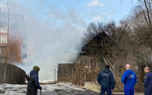 В Приморском районе сгорел одноэтажный деревянный дом