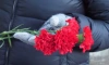 Горожане возложили цветы к монументу "Мать-Родина" на Пискаревском кладбище