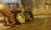 На Варшавской в результате ДТП с легковушкой перевернулся трактор 