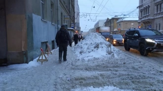 За сутки восемь петербуржцев получили травмы после падения на гололеде