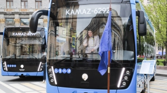 На транспортном фестивале в Петербурге представили электробус "Пионер"