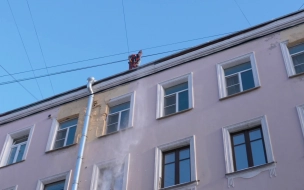 Более 8000 домов в Петербурге очистили от сосулек и снега за февраль
