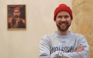 Петербуржец повесил свой портрет в Военной галерее Эрмитажа