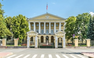 В Смольном в канун Дня народного единства наградили профессионалов за их добросовестный труд