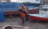 В Ленобласти спасатели достали провалившуюся под лёд собаку