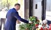 Губернатор Петербурга почтил память погибших школьников в Казани