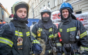 Из горящего дома на Ленинском проспекте эвакуировали пять человек