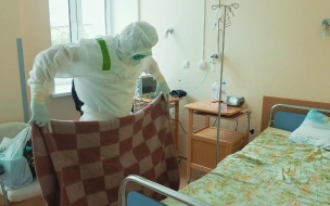 В ковидных реанимациях Петербурга находятся почти 600 пациентов