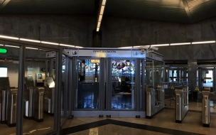 В метрополитене восстанавливают оплату проезда картами "Мир"
