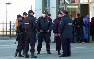 В Ленобласти трое грабителей ворвались в квартиру к наркоману и похитили деньги, угрожая оружием