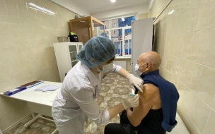 В Петербурге нет "наплыва желающих" вакцинироваться от коронавируса