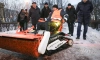 В Петроградском районе протестировали два новых уборочных электрокара