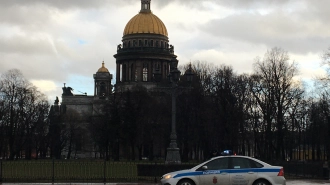 В Петербурге и Ленобласти в местах массовых праздничных мероприятий ежедневно будет задействовано почти 2 тысячи полицейских