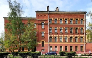 РПЦ попросила Смольный отдать часть здания бывшей богадельни на Черняховского