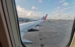 На борту самолета, летевшего в Петербург у пассажирки случился сердечный приступ