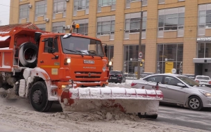 Дорожники вывезли за сутки с петербургских улиц почти 6,5 тыс. кубометров снега