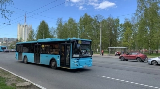 Автобусы объезжают Дегтярную из-за провала асфальта