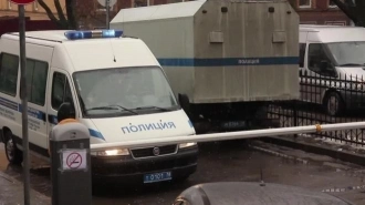 В Петербурге задержали буйного пациента, разбившего палкой дверь в больнице