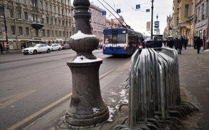 В центре Петербурга снова заметили металлические ограждения