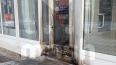 В поджоге двери банка в Петербурге подозревается 77-летн...