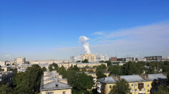 Петербуржцы заметили странное облако в небе