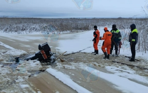 В Новой Ладоге спасли провалившихся под лёд на снегоходе