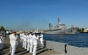 Корабль ВМС Алжира прибыл в Петербург