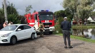 В Красном Селе автомобиль  Mercedes утонул в пруду