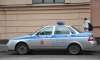 Доставщики цветов ворвались в квартиру петербурженки и ограбили женщину