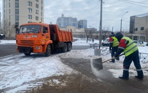 На уборку улиц Петербурга сегодня вышли 712 единиц техники
