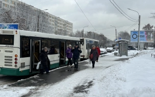 Петербуржца задержали за приставания к 14-летней школьнице в автобусе