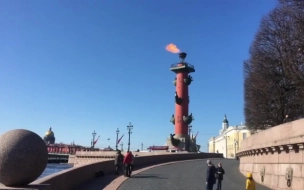 Факелы Ростральных колонн зажгут на Васильевском острове 9 Мая