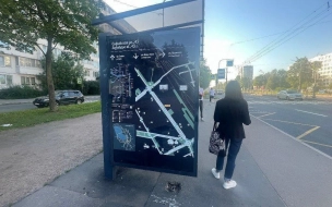 На 232 остановках общественного транспорта в Петербурге разместили лайтпостеры