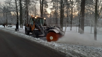 Петербургские дорожники утилизируют более 40 тысяч кубометров снега в сутки