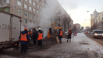 В ГУП "ТЭК СПб" рассказали о состоянии мужчины, получившем травмы при прорыве трубы на улице Есенина