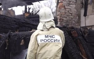 На проспекте Ветеранов горела комната в жилом доме