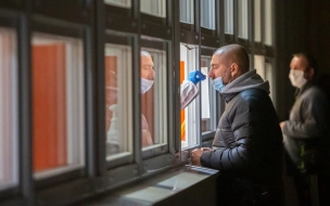 В Петербурге продолжает стремительно расти число заболевших коронавирусом людей