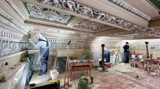 Петербуржцам показали процесс реставрации помещений Парадной лестницы дома Пашкова