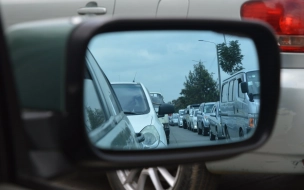 На трассах "Россия" и "Кола" в пятницу ограничат движение из-за дорожных работ