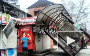 Ураган в Иркутске 29 апреля 2014: поваленные деревья, сорванные крыши, сильный запах гари, перебои с электричеством