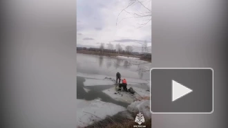 Спасатели сняли с льдины пожилого рыбака под Костромой