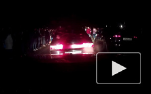 Очевидцы опубликовали видео нелегальных ночных автогонок в Подмосковье