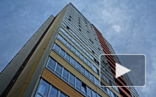 Пятилетний мальчик выпал из окна 11-го этажа, пока родители были на работе