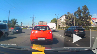 Появилось видео, как неадекватная за рулем активно двигалась по встречке