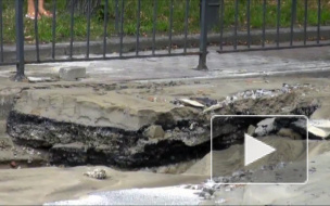 Ночью в Кировском районе прорвало трубу горячей воды, о пострадавших пока не сообщается